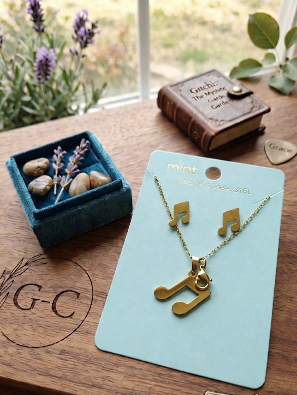 Gold Tone Musical Note Necklace and Stud Earrings Set